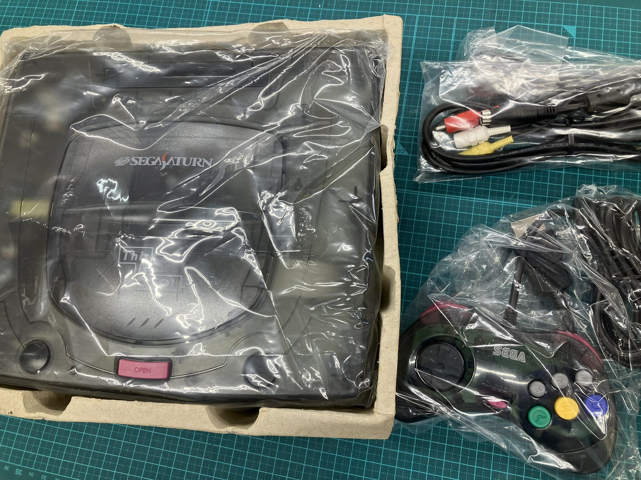 This is COOL! セガサターン本体 スケルトンモデル 入荷！ - マンガ 