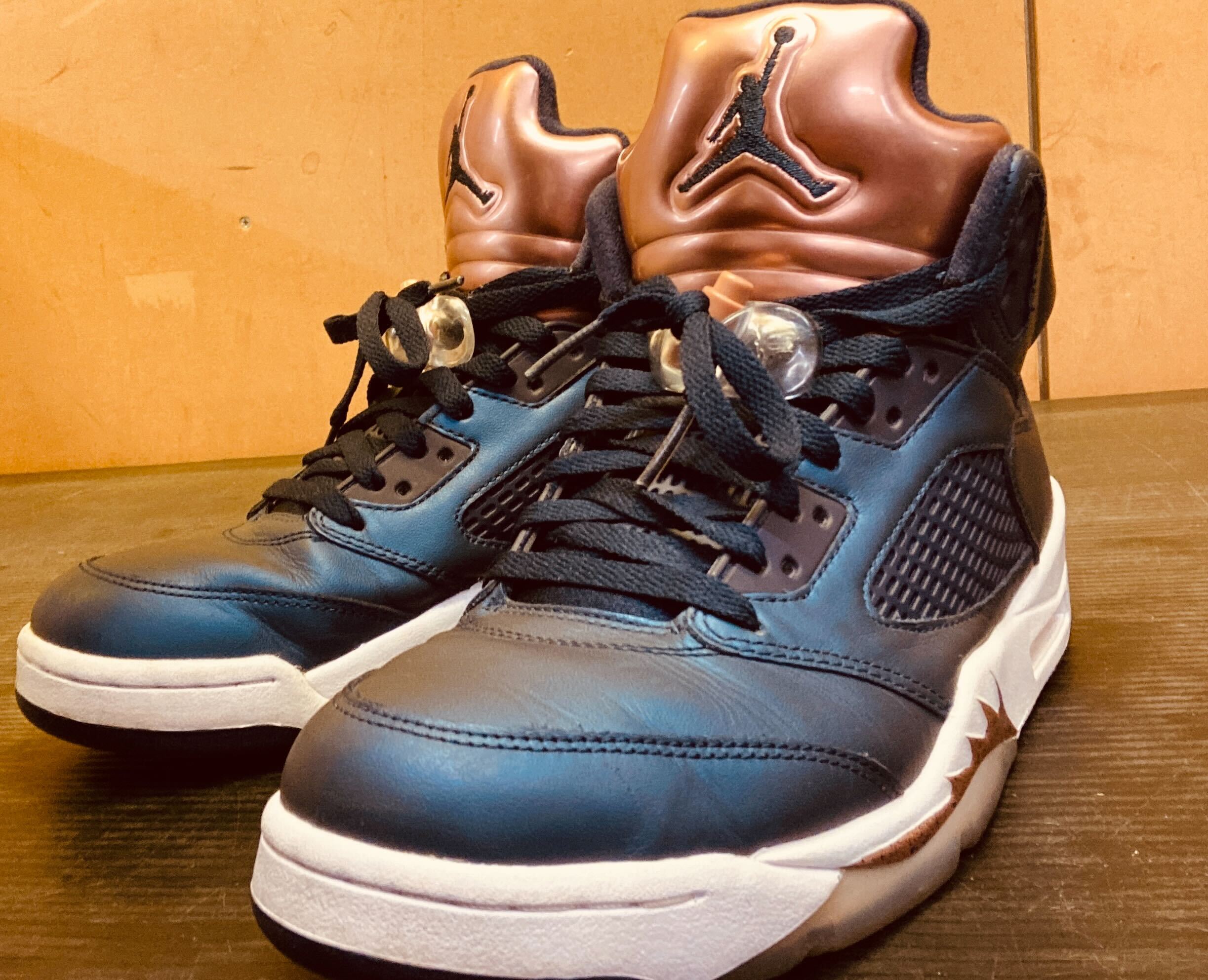 NIKE AIR JORDAN 5 RETRO BRONZE