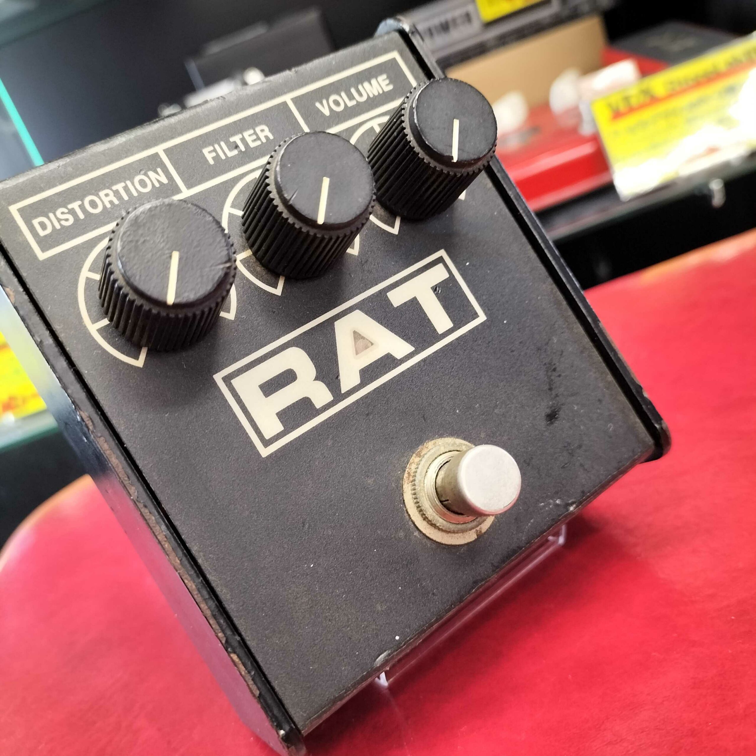 ProCo RAT2 1990年製 USA製 オリジナル LM308N搭載 ProCo RAT2 1990年製 USA製 オリジナル LM308N搭載 - メルカリ