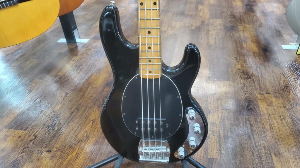 エレキベース MUSIC MAN StingRay EX 入荷しました！ - マンガ